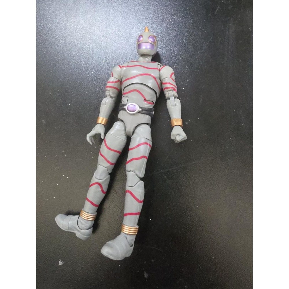 2001 Bandai Digimon Digivolving Guardromon to Andromon 5 Inch Action Figure